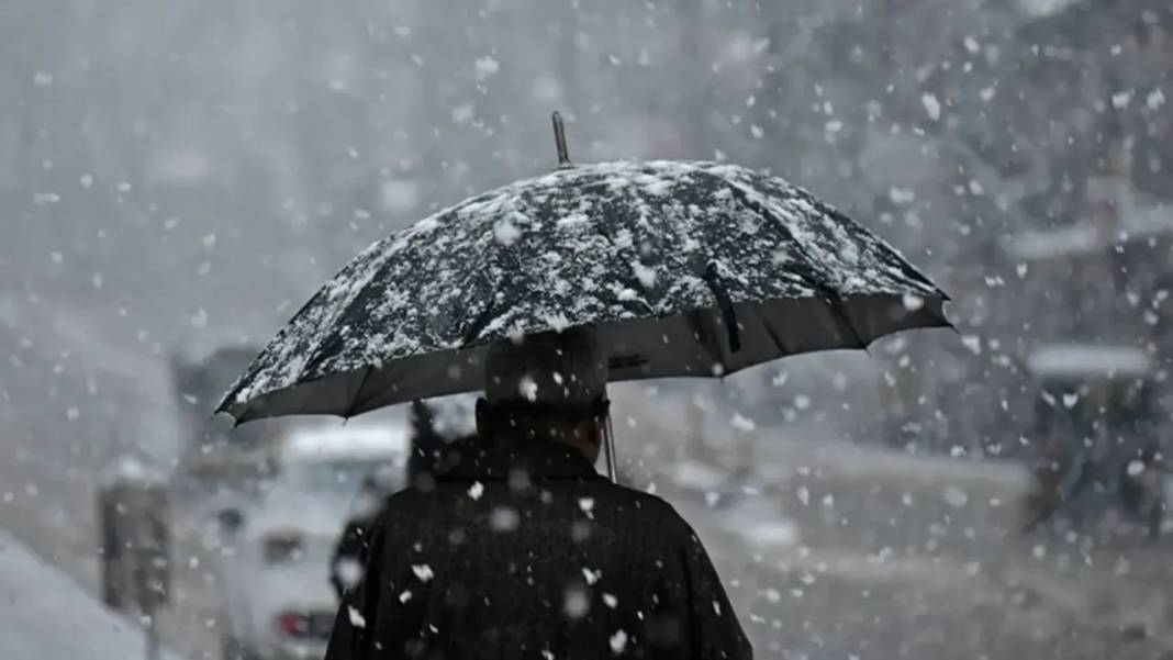 İSTANBUL'DA OKULLAR TATİL OLABİLİR: Altay kar fırtınası heryeri bembeyaz yapacak: 30 cm kar yağabilir! 3